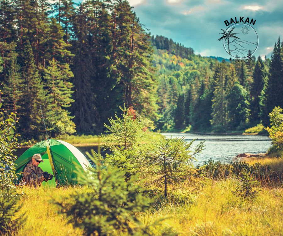 Wildkamperen in natuur Kosovo